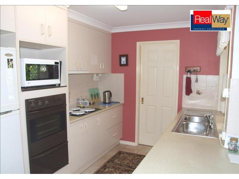 12 Earls Court, Point Vernon QLD 4655