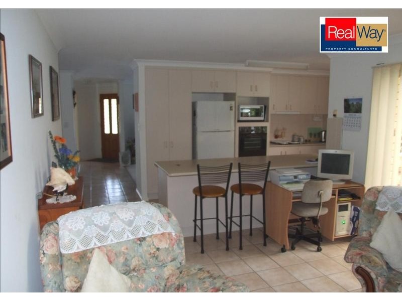 12 Earls Court, Point Vernon QLD 4655