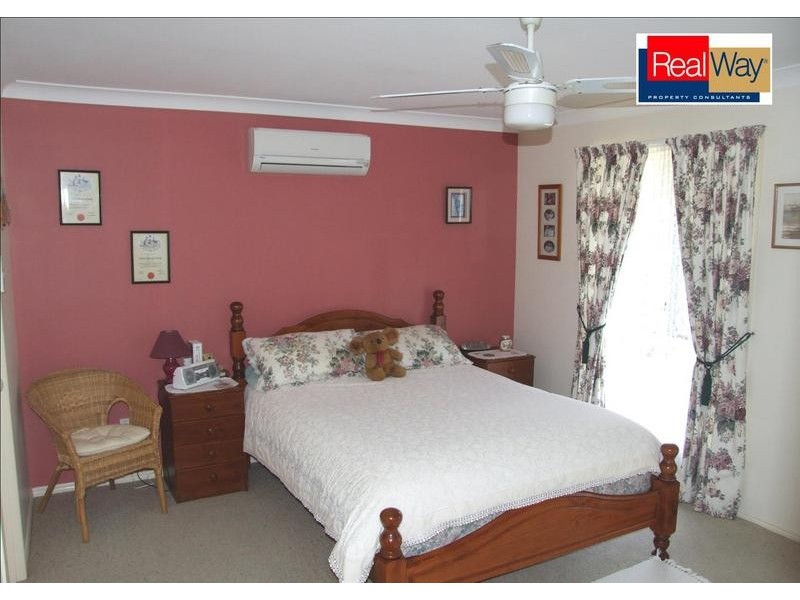 12 Earls Court, Point Vernon QLD 4655
