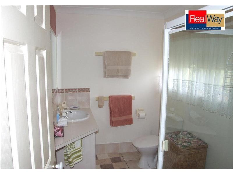 12 Earls Court, Point Vernon QLD 4655