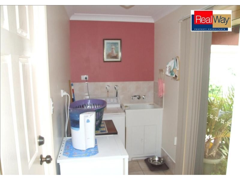 12 Earls Court, Point Vernon QLD 4655