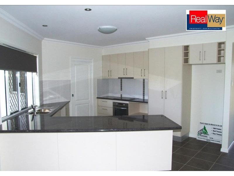 6 Fishburn Way, Mariner’s Cove, Eli Waters QLD 4655