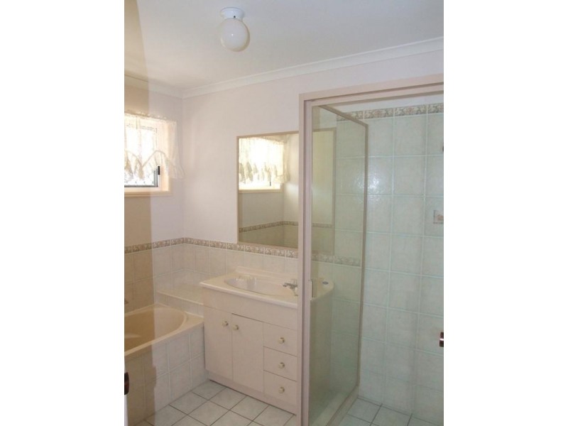 1 Wyuna Court, Urangan QLD 4655