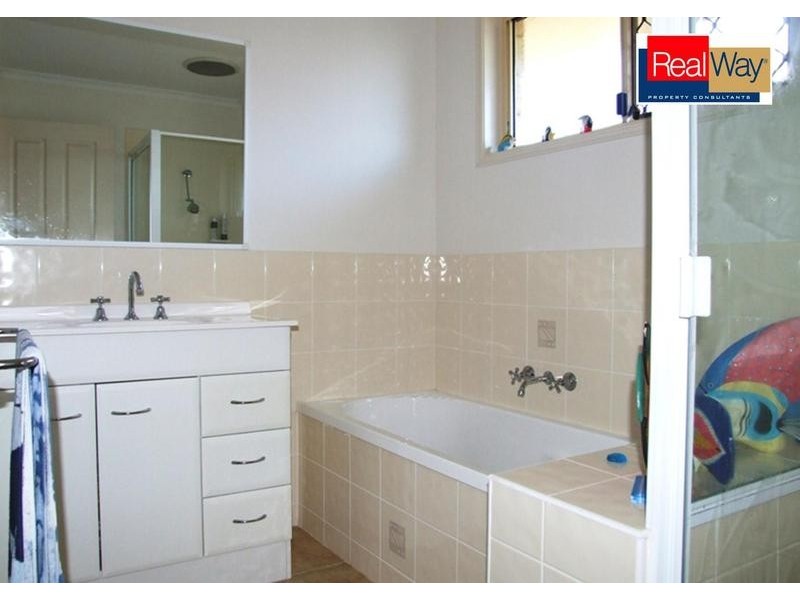 28 Gunsynd Way, Point Vernon QLD 4655