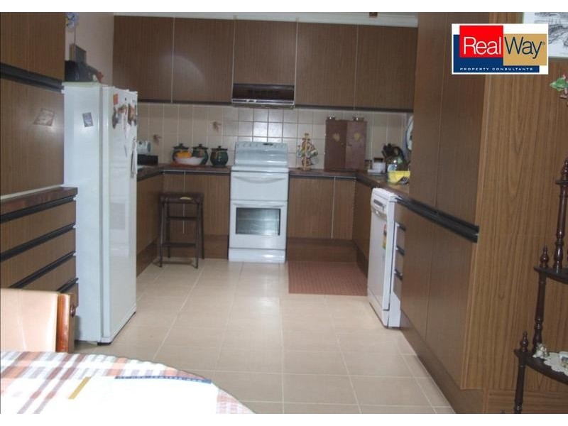 1 Maureen Court, Point Vernon QLD 4655