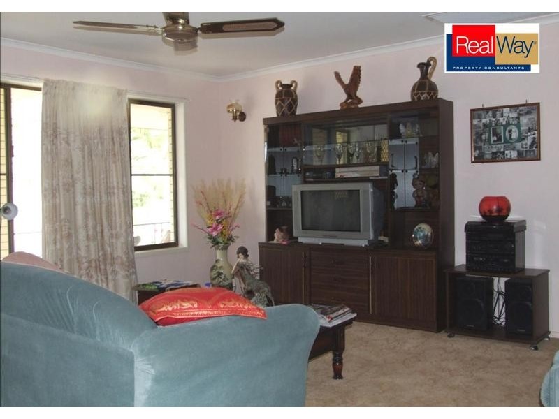 1 Maureen Court, Point Vernon QLD 4655