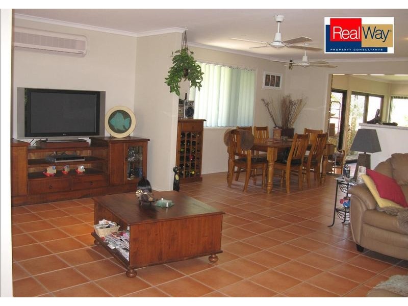 2-26 Silkwood Dve, Urangan QLD 4655