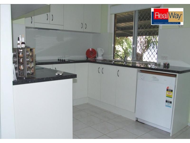 9 Acacia Street, Point Vernon QLD 4655