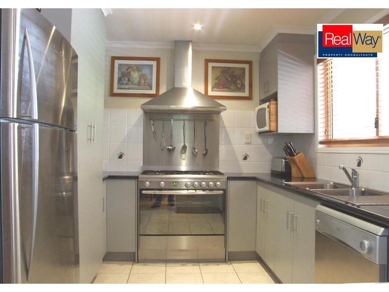 11 Beacon Road, Booral QLD 4655