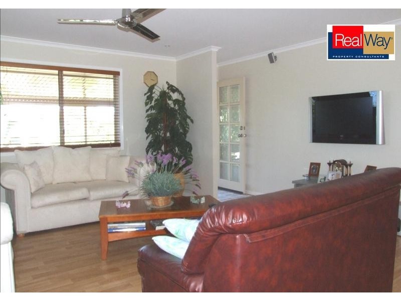 11 Beacon Road, Booral QLD 4655