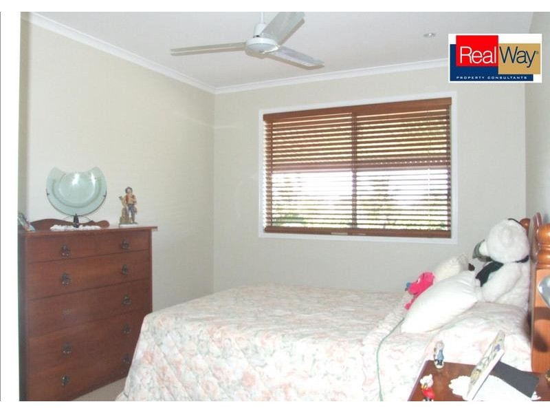 11 Beacon Road, Booral QLD 4655