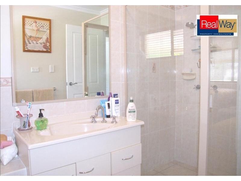 11 Beacon Road, Booral QLD 4655