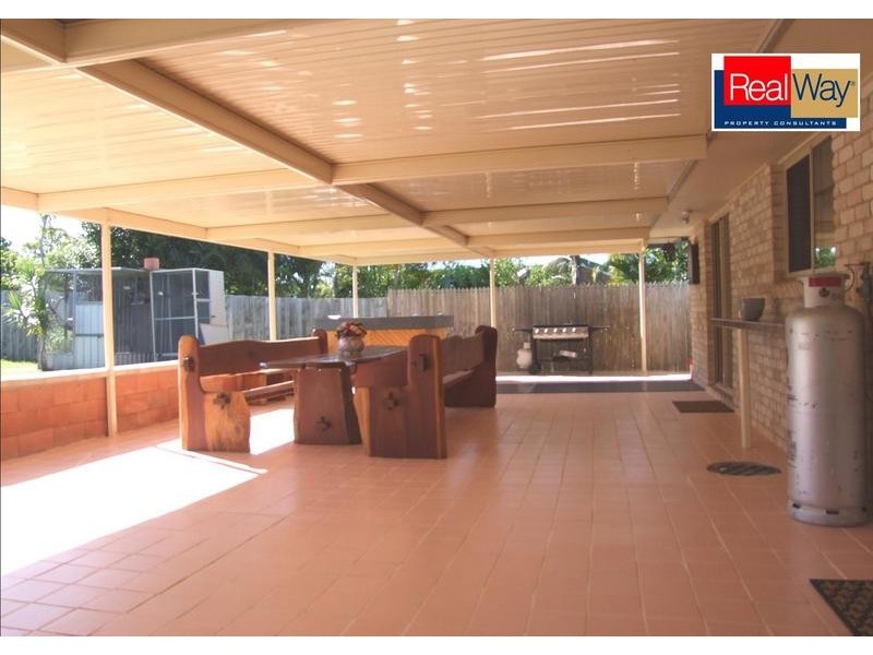 11 Beacon Road, Booral QLD 4655