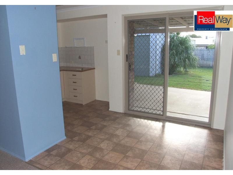 75 Hansen Street, Urangan QLD 4655