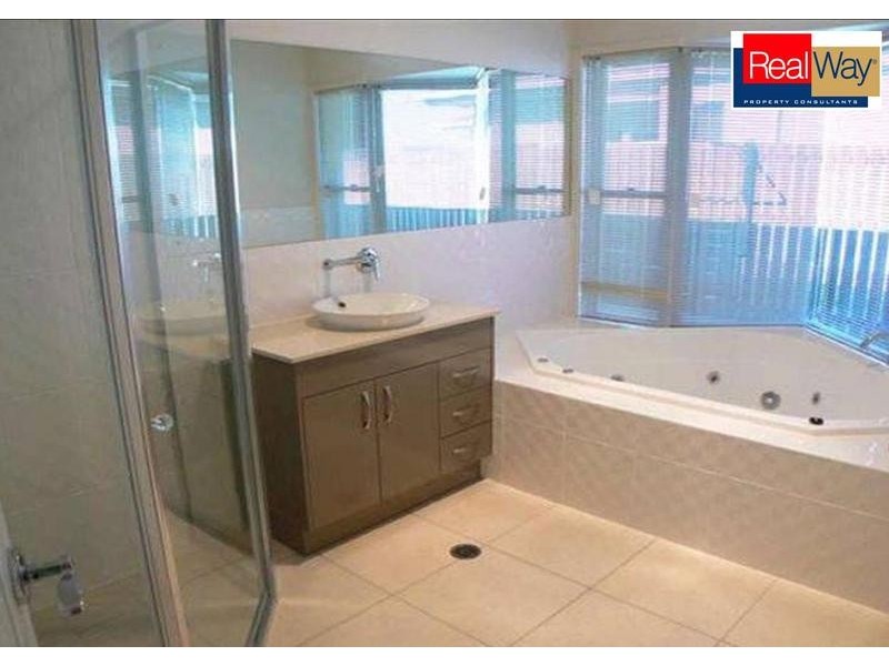 15 Rochester Court, Urraween QLD 4655