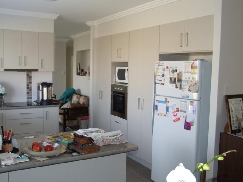 2 Lancaster Court, Urraween QLD 4655