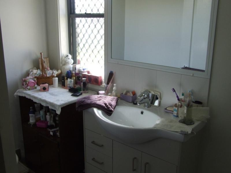 2 Lancaster Court, Urraween QLD 4655