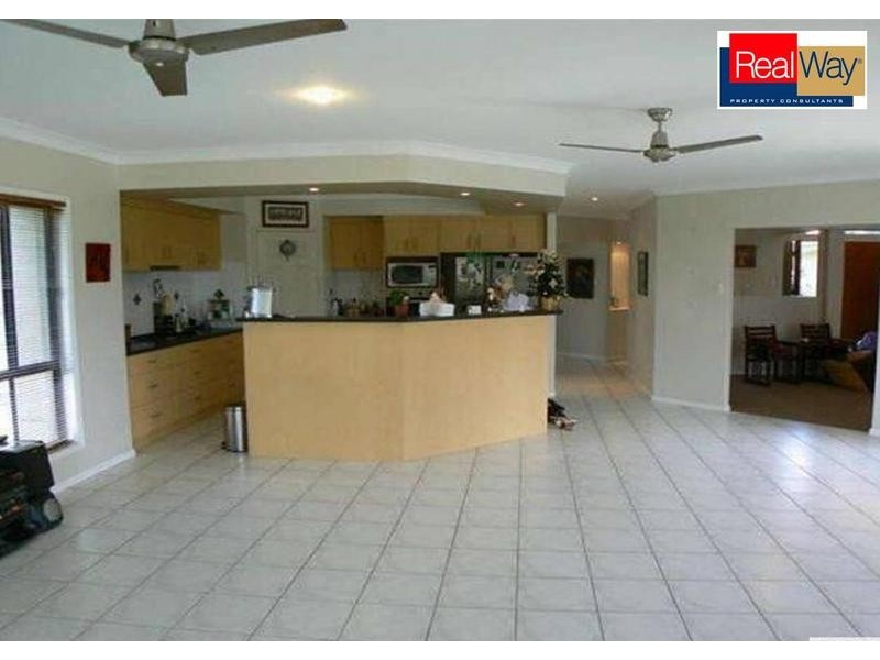 154 Kingston Close, Wondunna QLD 4655