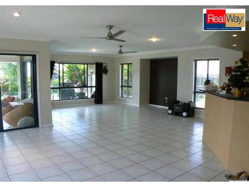 154 Kingston Close, Wondunna QLD 4655