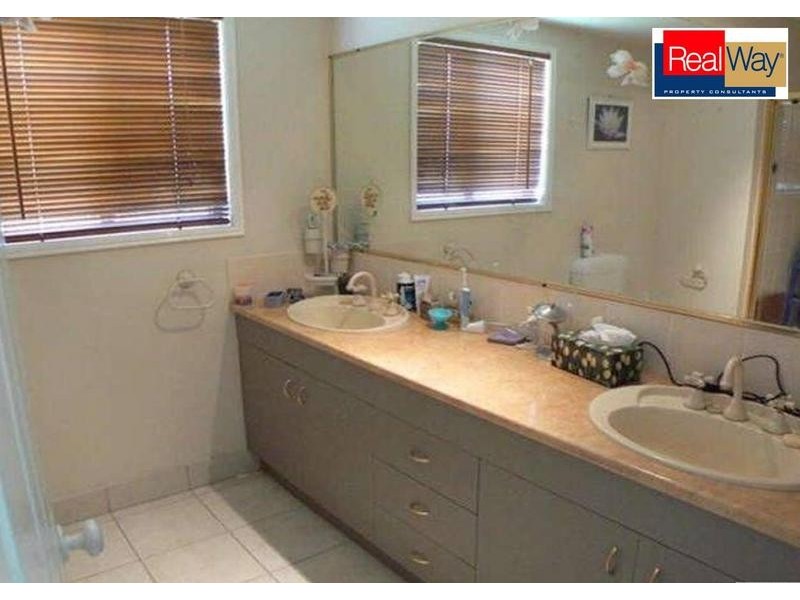 154 Kingston Close, Wondunna QLD 4655