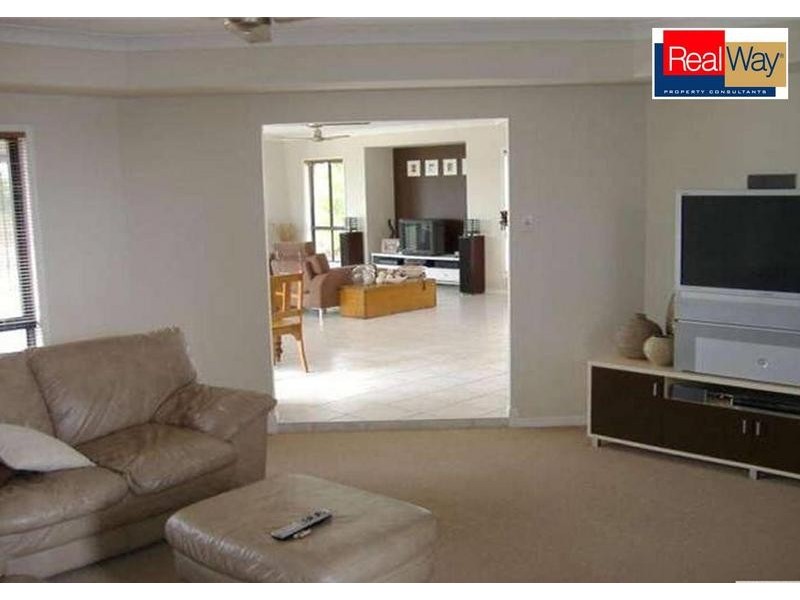 154 Kingston Close, Wondunna QLD 4655