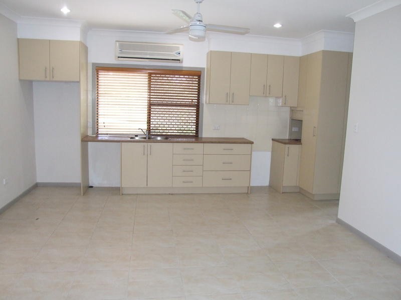 213 C Pulgul Street, Urangan QLD 4655