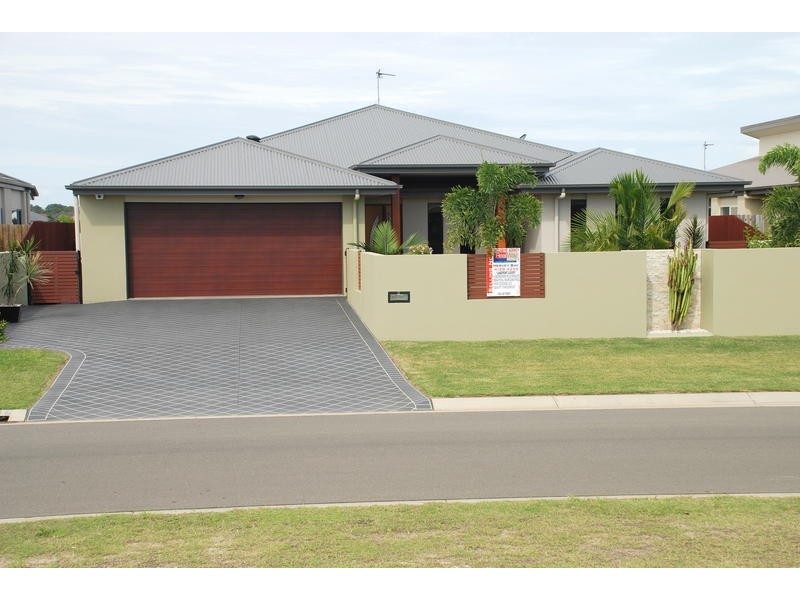 3 Yongala Ave, Eli Waters QLD 4655