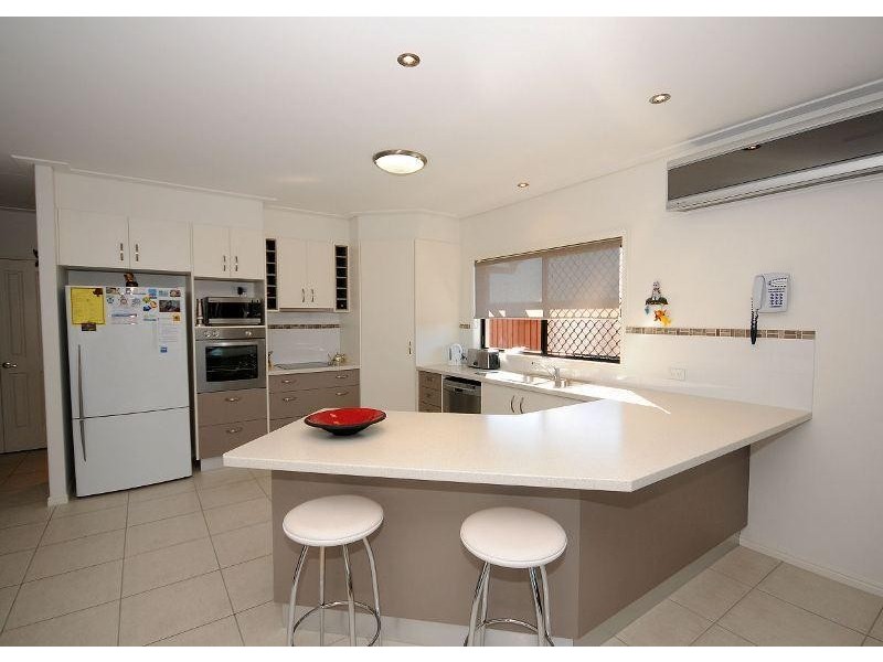 3 Yongala Ave, Eli Waters QLD 4655