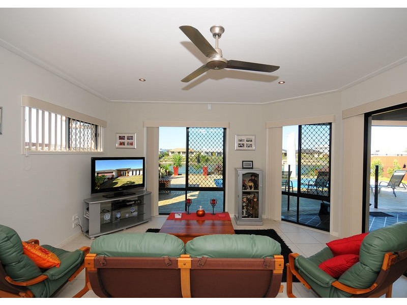 3 Yongala Ave, Eli Waters QLD 4655