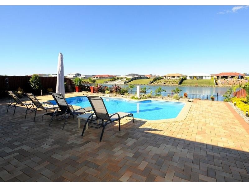 3 Yongala Ave, Eli Waters QLD 4655