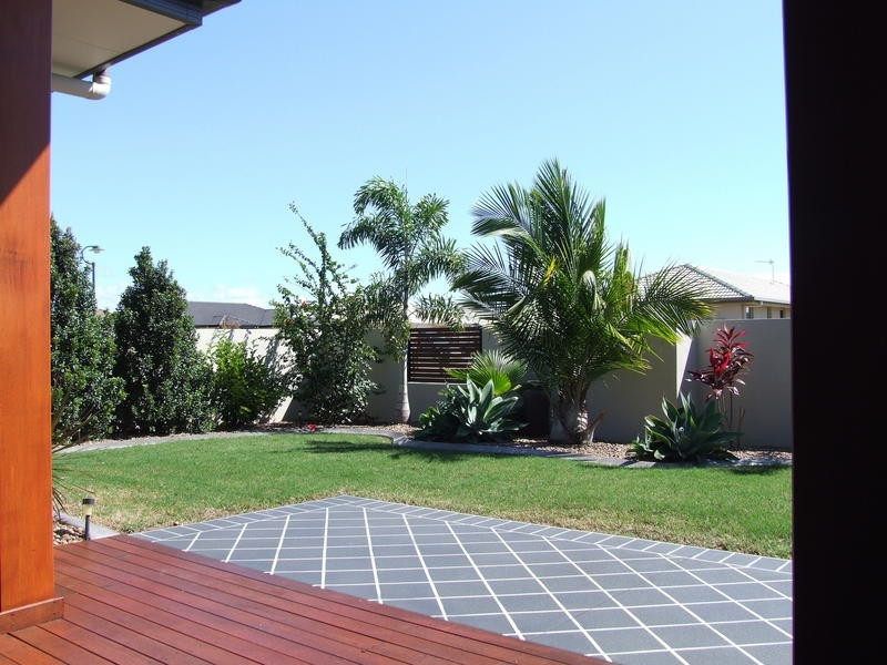 3 Yongala Ave, Eli Waters QLD 4655