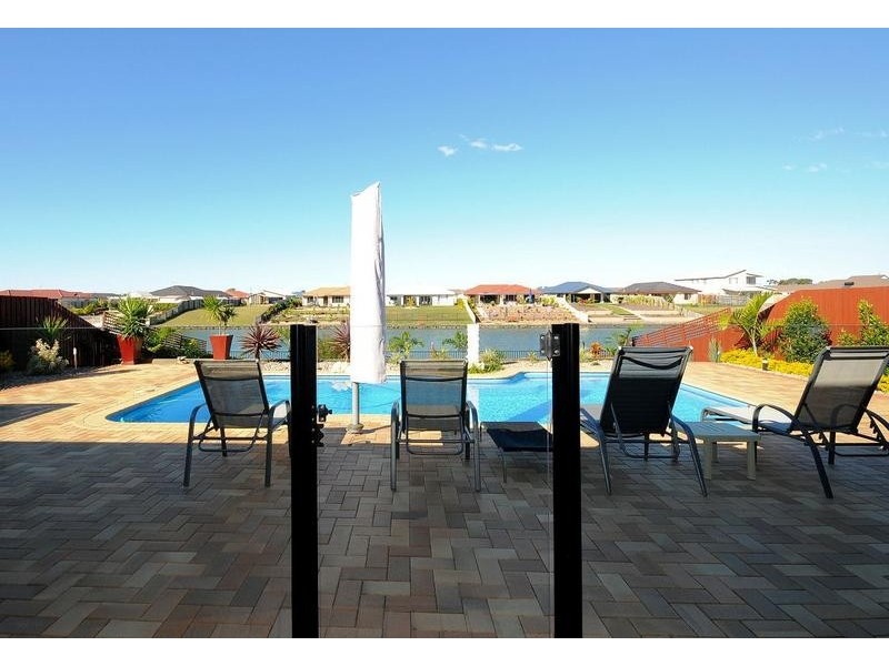 3 Yongala Ave, Eli Waters QLD 4655