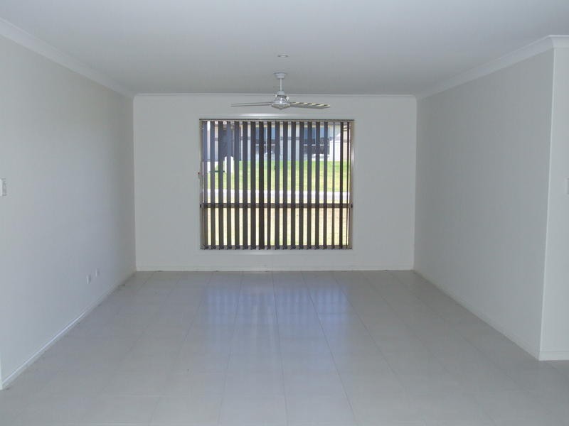 2 Parame Court, Nikenbah QLD 4655