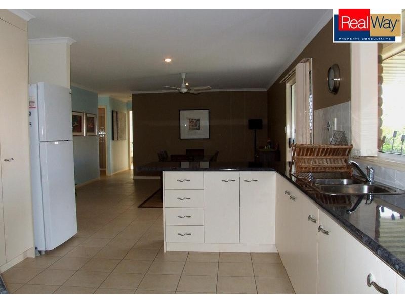 4 Benson Close, Urraween QLD 4655