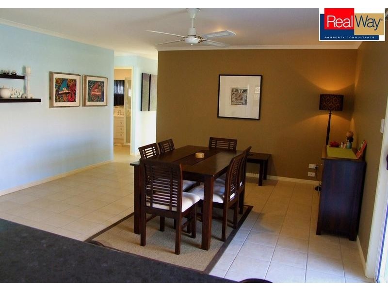 4 Benson Close, Urraween QLD 4655