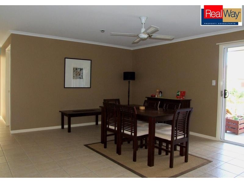 4 Benson Close, Urraween QLD 4655