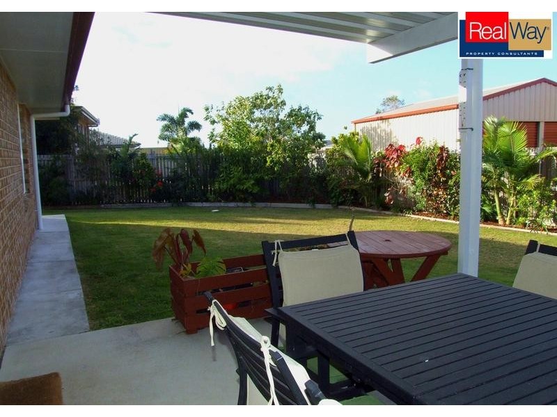 4 Benson Close, Urraween QLD 4655