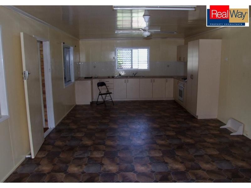 77 Spence Street, Point Vernon QLD 4655