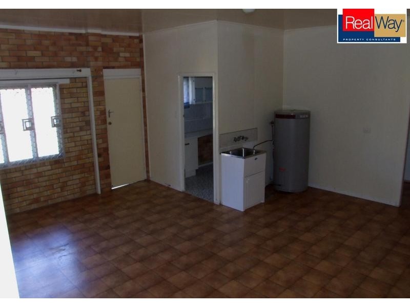 77 Spence Street, Point Vernon QLD 4655