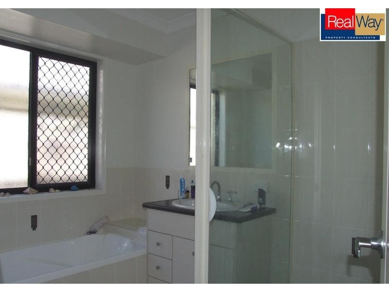 4 Rochester Court, Urraween QLD 4655