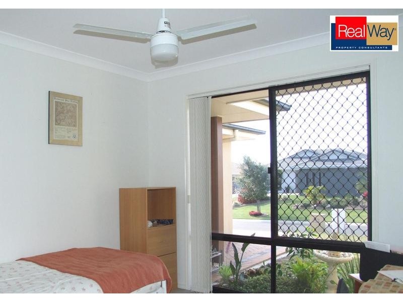 4 Rochester Court, Urraween QLD 4655