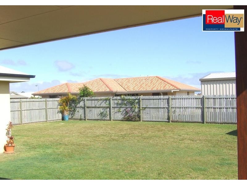 4 Rochester Court, Urraween QLD 4655