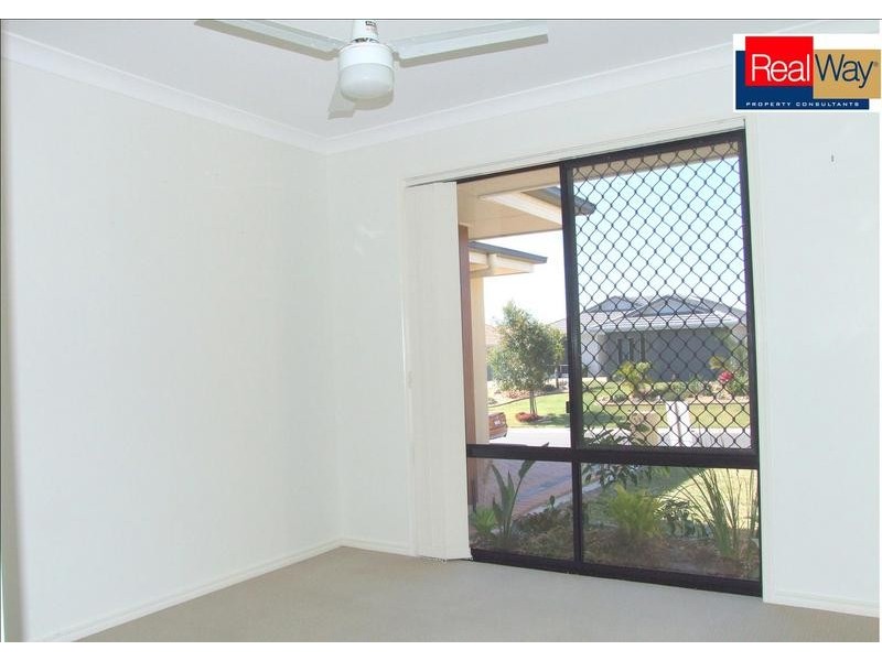 4 Rochester Court, Urraween QLD 4655