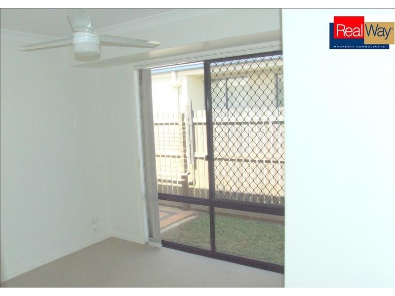4 Rochester Court, Urraween QLD 4655