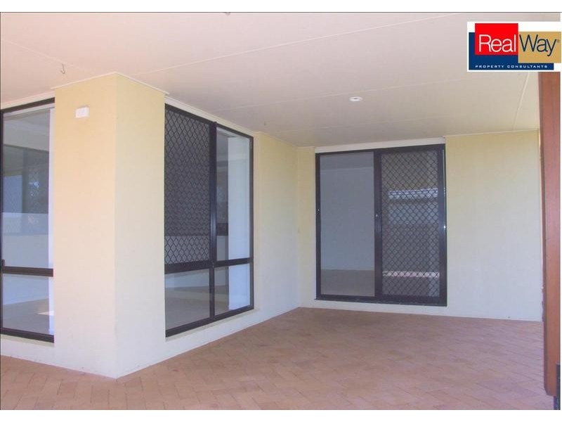 4 Rochester Court, Urraween QLD 4655