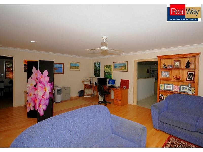 14 Earl St Vincent Cct, Eli Waters QLD 4655