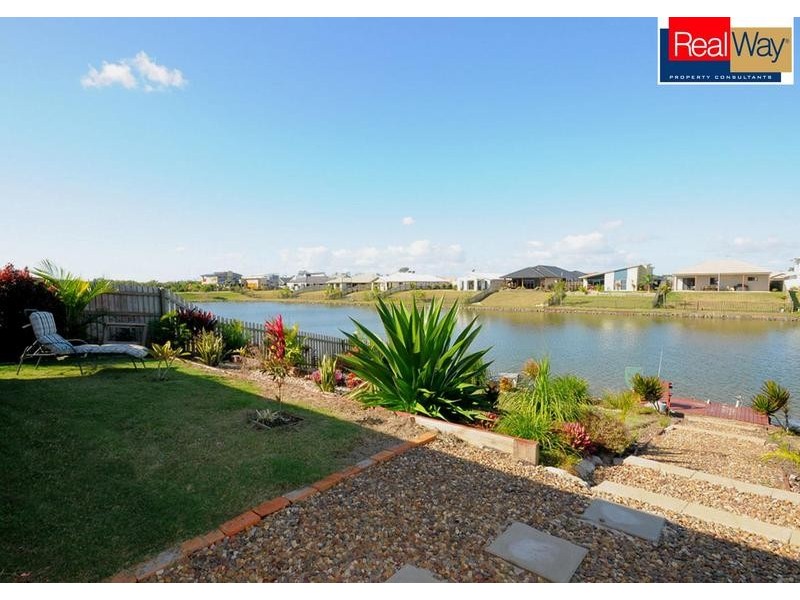 14 Earl St Vincent Cct, Eli Waters QLD 4655