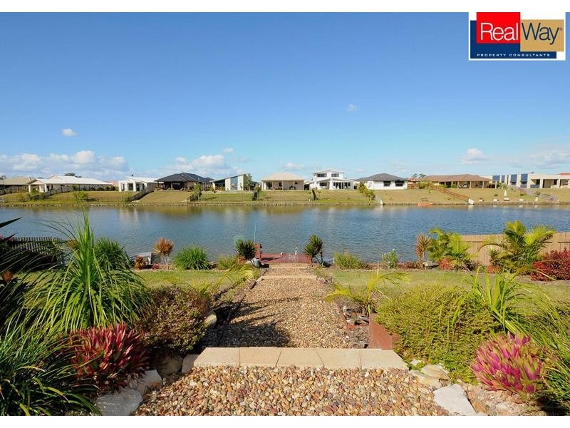 14 Earl St Vincent Cct, Eli Waters QLD 4655