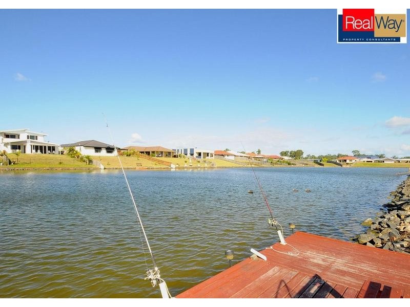 14 Earl St Vincent Cct, Eli Waters QLD 4655