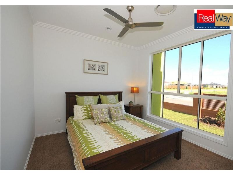 36 Lady Penrhyn Drive, Eli Waters QLD 4655